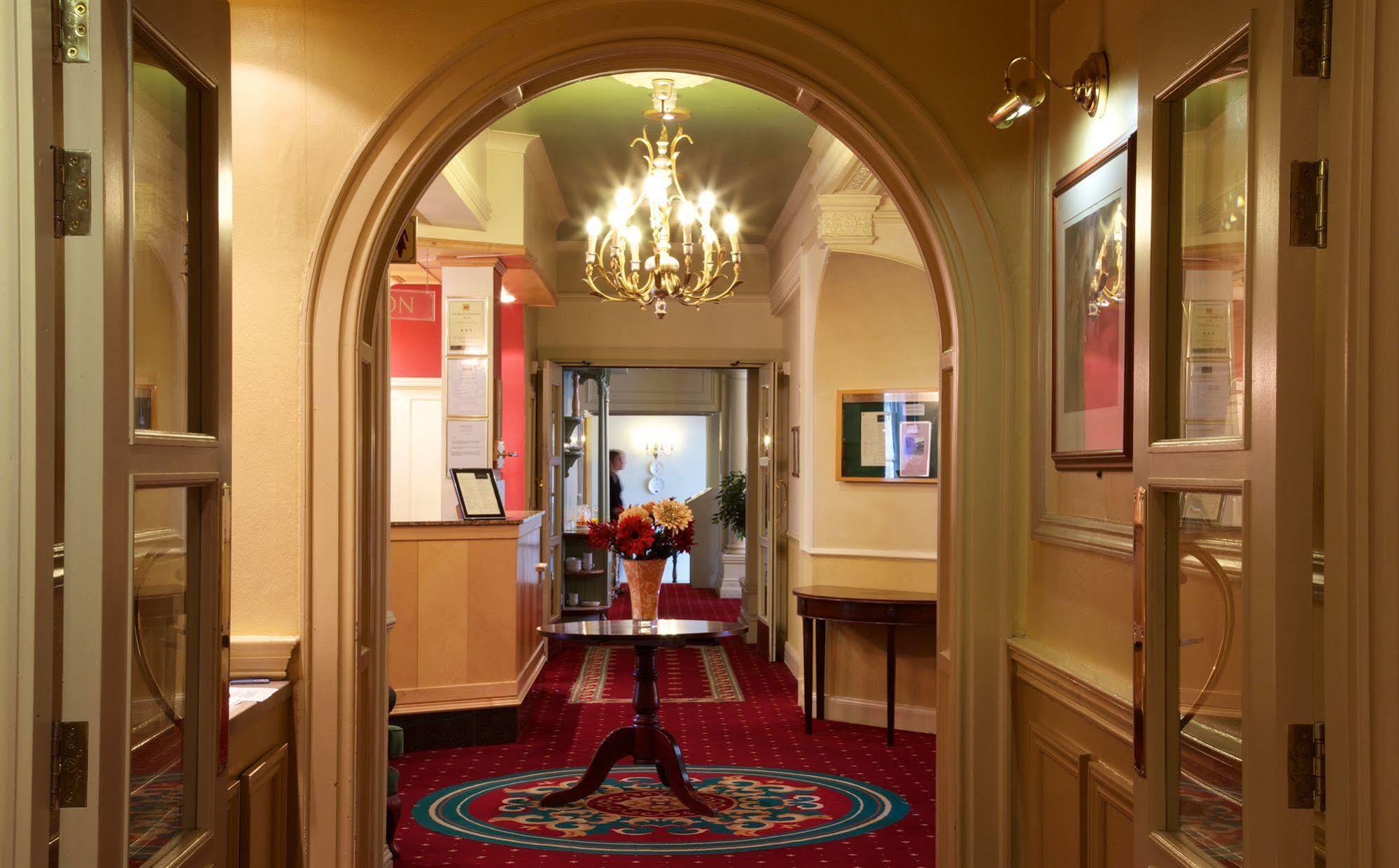 The Rutland Arms Hotel Newmarket  Extérieur photo